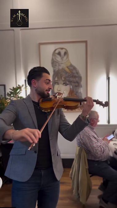 Live violin performance detail